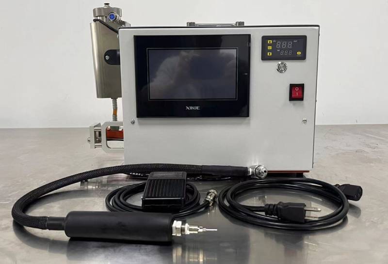 卓惟高精度注油機(jī)( ZW-100R ) 卓惟高精度注油機(jī)( ZW-100R )